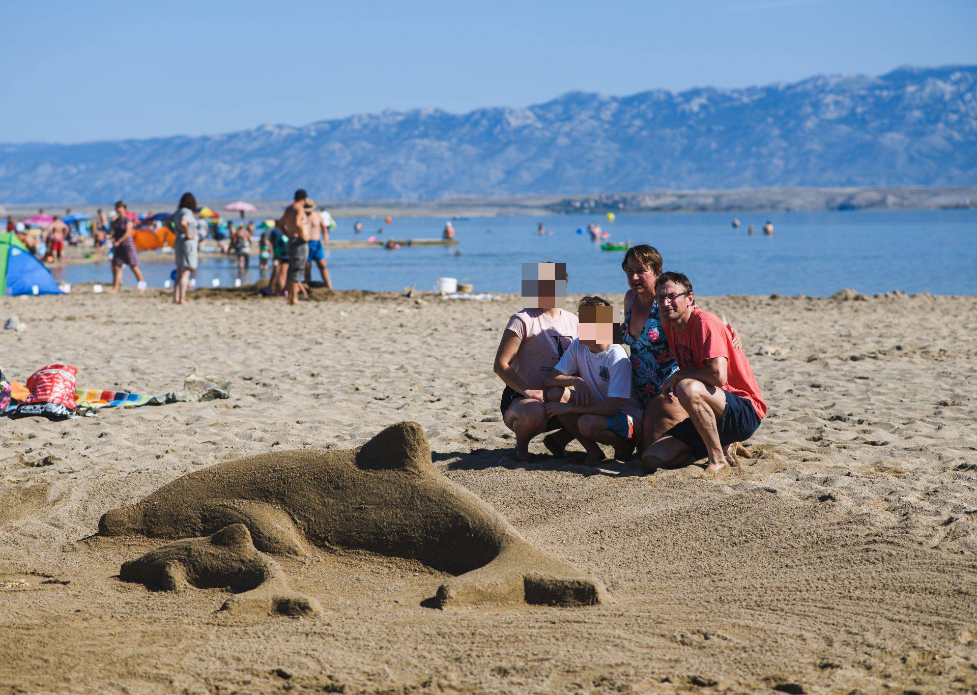 Prekrasne skulpture od pijeska uljepšale poznate plaže u Ninu