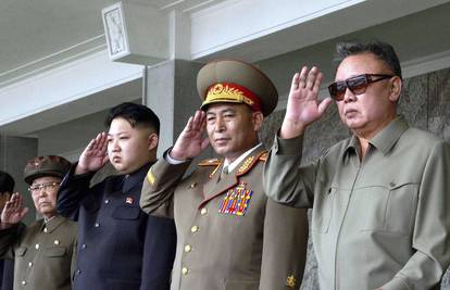 Kim Jong Un izdao svoju prvu naredbu prije objave smrti oca