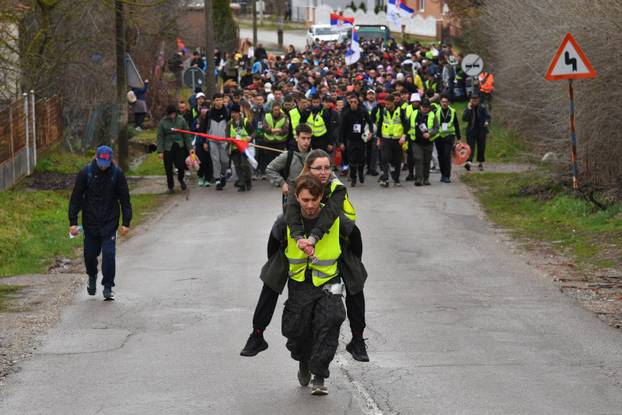 Tre&cacute;i dan prosvjedne &scaron;etnje, studenti ni&scaron;kih fakulteta krenuli iz Smederevske Palanke prema Beogradu