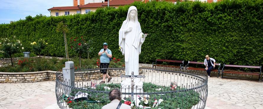 MeÄugorje je jedno od najpoznatijih rimokatoliÄkih hodoÄasniÄkih mjesta u svijetu