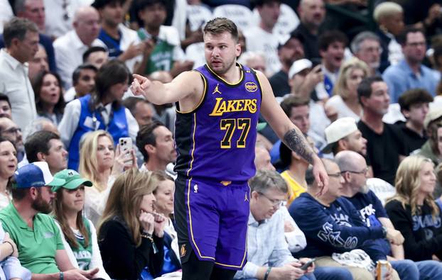 NBA: Los Angeles Lakers at Dallas Mavericks