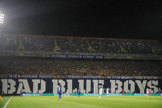 Atmosfera na Maksimiru tijekom susreta play-offa Lige prvaka između Dinama i Qarabaga