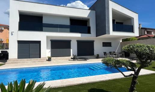 FOTO Vila iznad Malinske ima bazen i predivan pogled na more - Evo koliko bi vas ko&scaron;tala