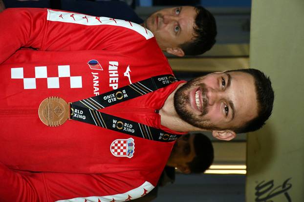 FOTO Pogledajte svečani doček Veočića nakon osvajanja bronce na Svjetskom prvenstvu u boksu