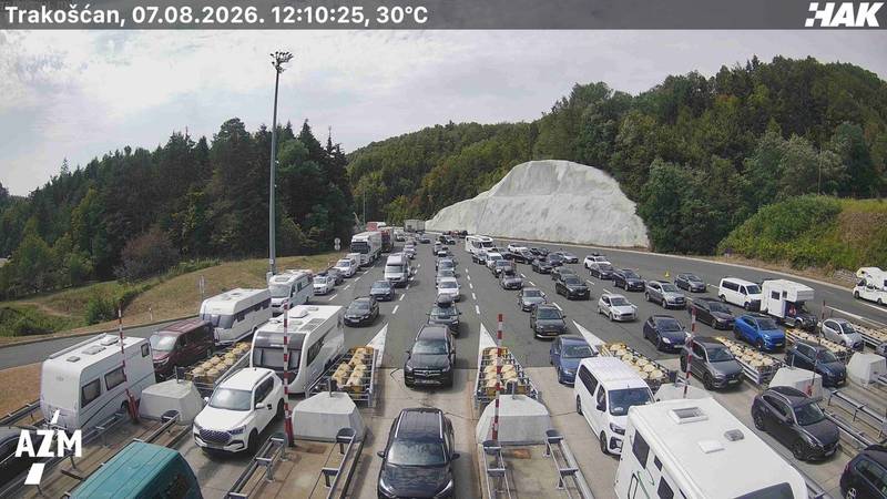 FOTO Pogledajte stanje na cestama. Kolone na Lučkom i Bajakovu. Problemi zbog vjetra