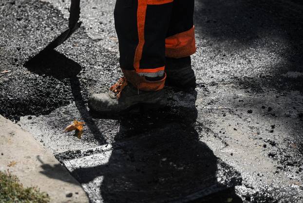 Zagreb: Obnova kolnika u Prilazu Gjure Deželića
