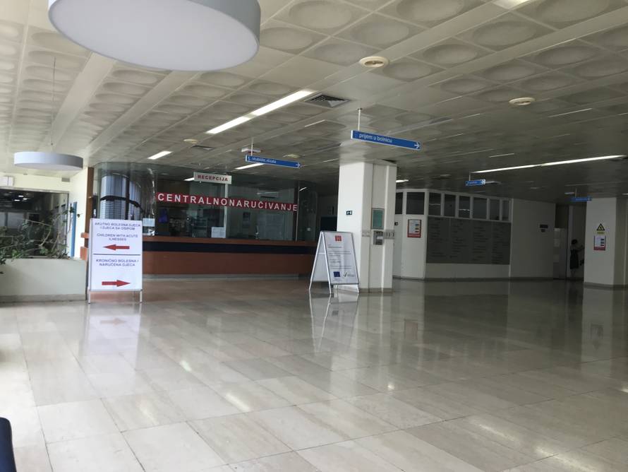 Pustoš u Dubrovniku: Sablasno prazni hodnici u bolnici straha