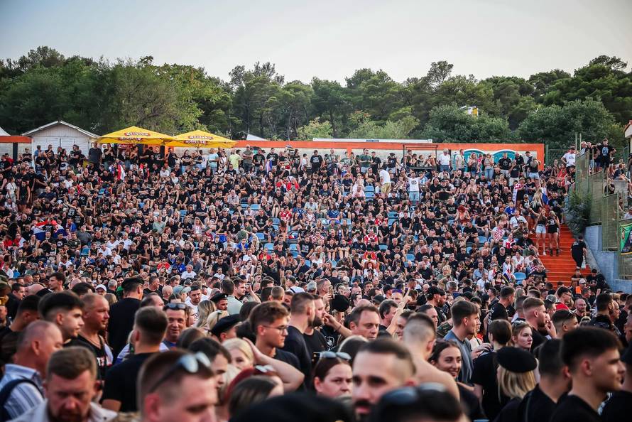 Šibenik: Koncert Marka Perkovića Thomsona na Šibenskom Šubićevcu