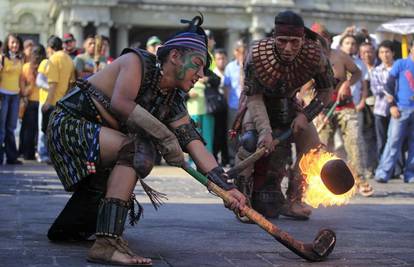 Guatemala: Interkulturalni show predstavio igre Maya