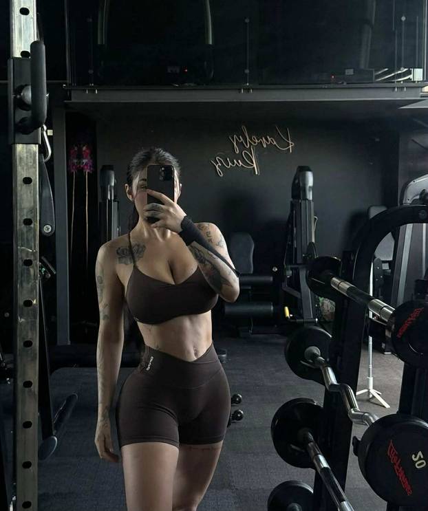 FOTO Zgodna tattoo majstorica ima ludi izazov: 'Tko mi tetovira lice osvoji 10.000 eura!'