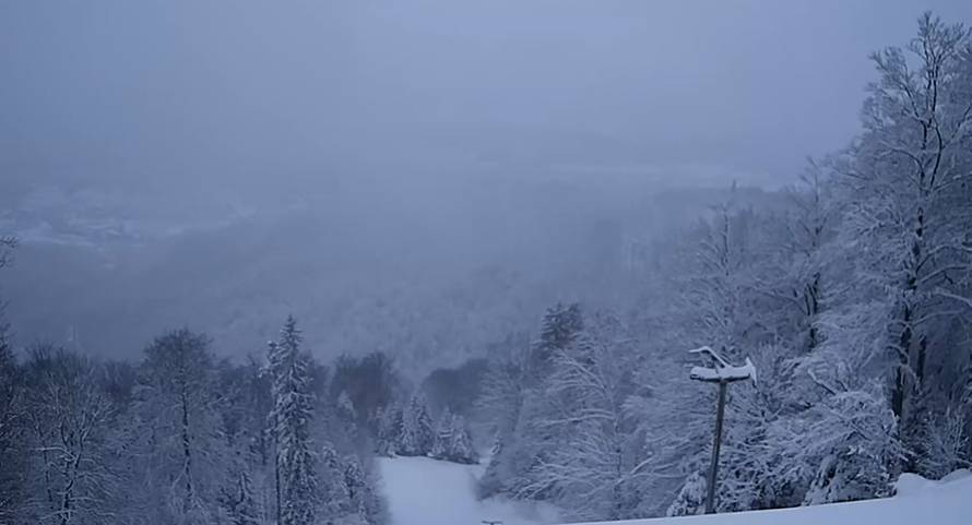 FOTO/VIDEO Pogledajte kako je snijeg zabijelio cijelu Hrvatsku, padat će i dalje, na moru bura