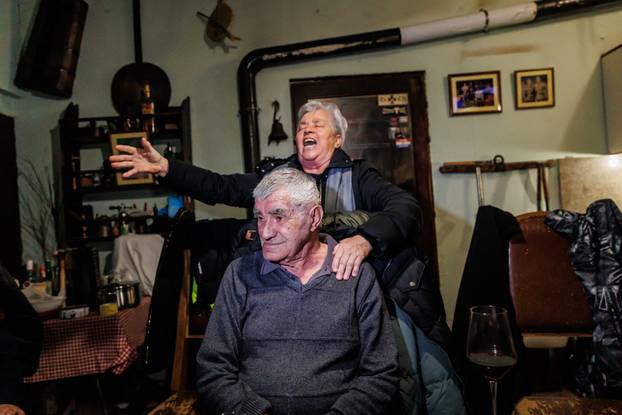 Glavice: Doček izbornih rezultata kod obitelji Zorana Milanovića