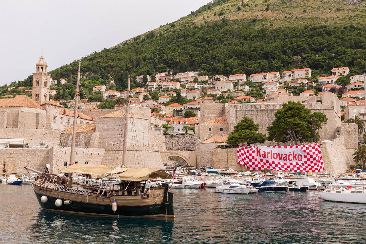 Dubrovnik slavi pobjedu nad Španjolcima na terasi Revelina