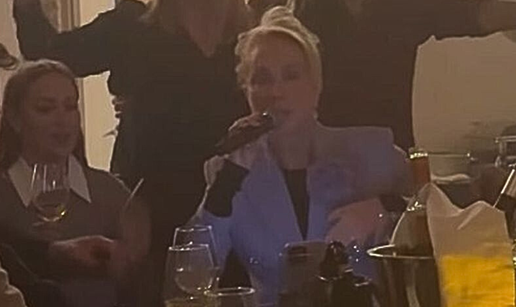 Slavilo se! Lepa Brena uz Priju zapjevala hit iz 90-ih u vili