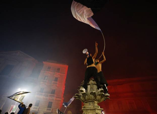 Serie A - Napoli fans celebrate winning Serie A