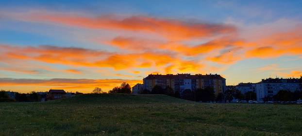 Zagreb: Spektakulrano jesensko svitanje na istoku grada