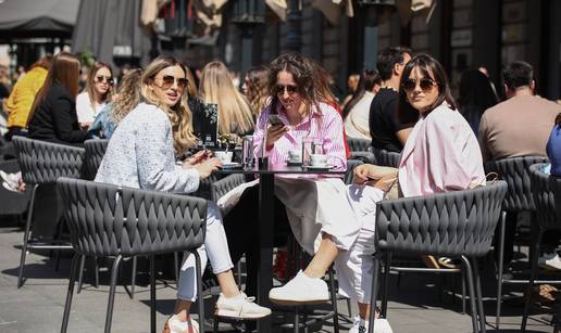 FOTO Sunčani vikend diljem zemlje: U Zagrebu krcati kafići, u Splitu i Puli stižu turisti...