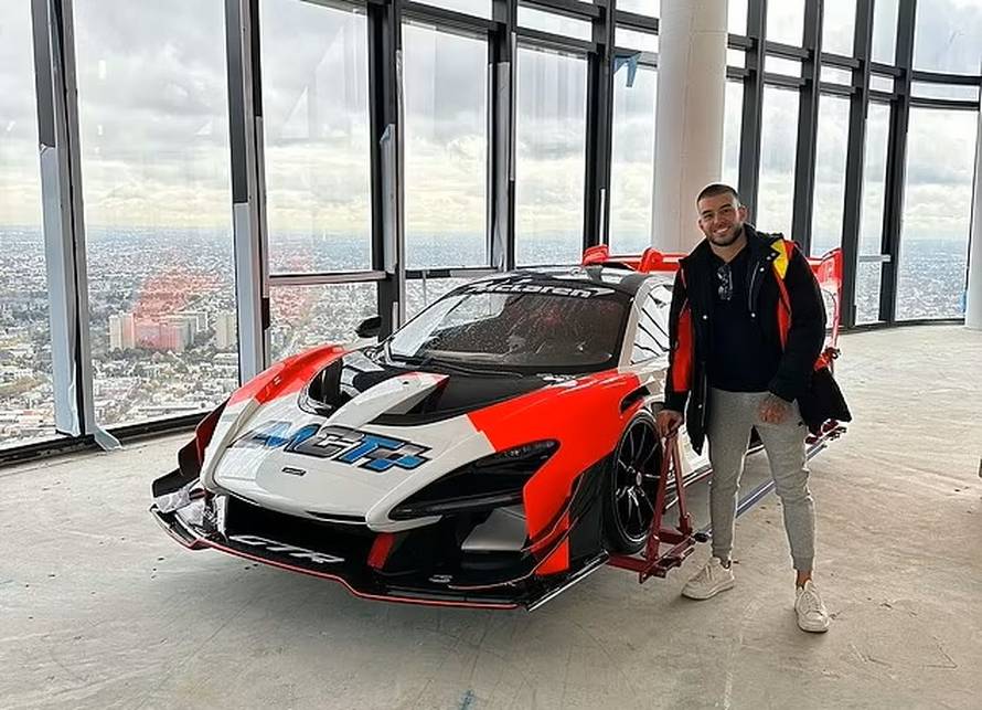 Bogataš razbjesnio javnost i parkirao McLaren od 3 milijuna dolara u penthouse na 57. katu
