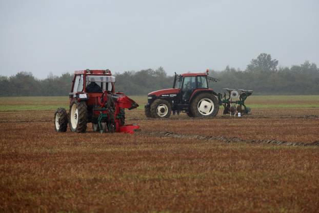 Velika Gorica: Održano jubilarno 20. državno natjecanje u oranju