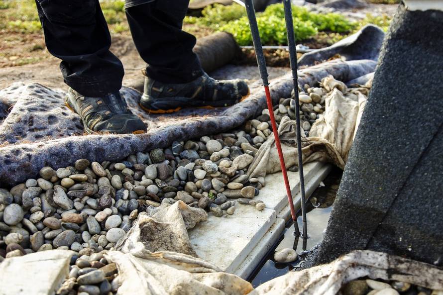 Ravni krov bez briga: brzo lociranje propuštanja i sanacija koja traje