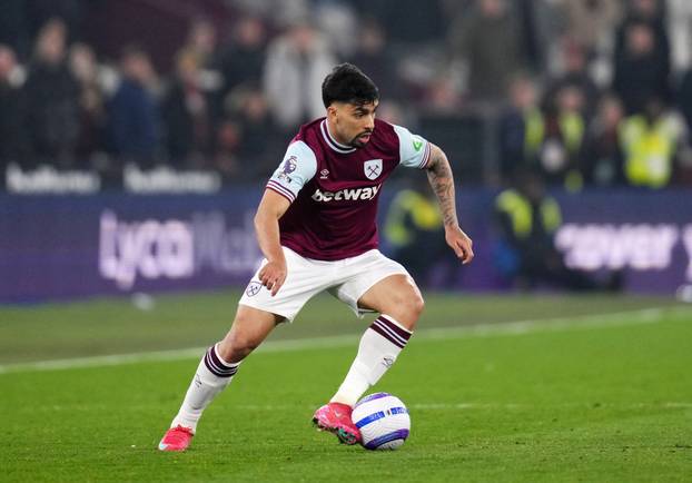 West Ham United v Newcastle United - Premier League - London Stadium
