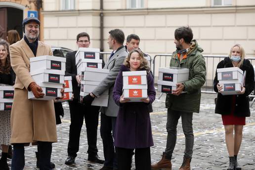 Ništa još od referenduma, Odbor za Ustav odlučio da će pitanja poslati na Ustavni sud