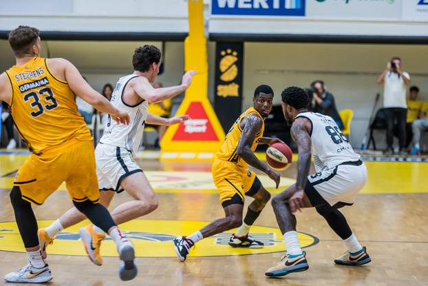 Split: Košarkaška utakmica između KK Split I KK Partizan