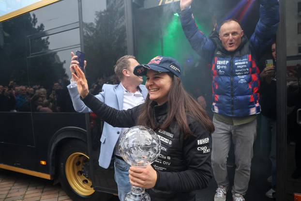 Zagreb: Doček najbolje svjetske slalomašice Zrinke Ljutić u njezinom kvartu Sloboštini