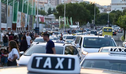 Taksisti predlažu lokalno određivanje visine naknade