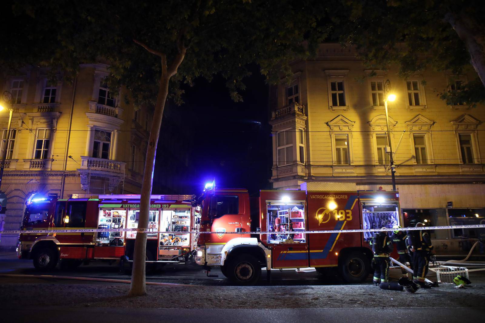 Zagreb: Na krovištu zgrade na Zrinjevcu buknuo požar