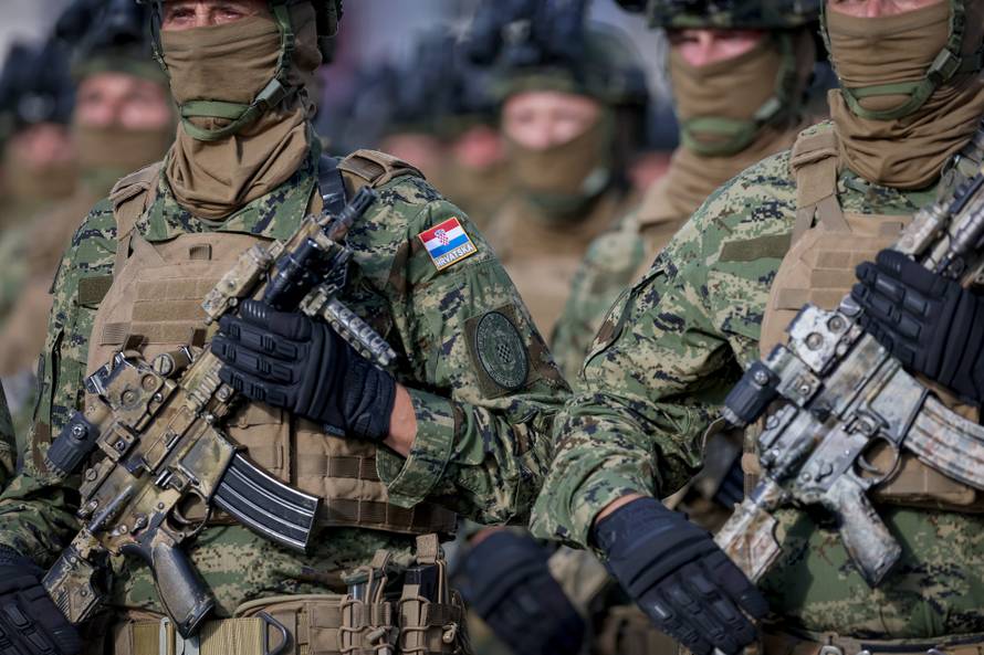 Zagreb: Svečani vojni mimohod u povodu 30 godina VRO Oluja