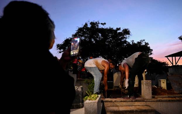Aftermath of earthquakes in La Guaira