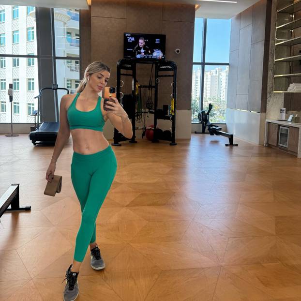 FOTO Naša prekrasna novinarka zaljubila se u ikonu Reala. Brak im je kao iz bajke, dobili i sina