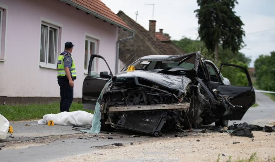Nesreća kod Đurđevca: Auto je sletio s ceste, a mladić poginuo