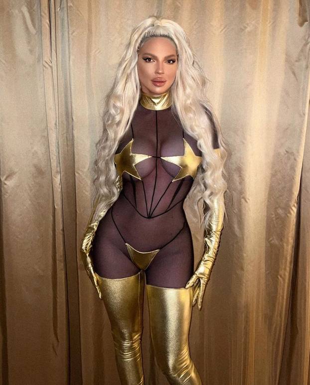 FOTO Još ne znate što odjenuti za Noć vještica? Jelena Karleuša je možda dobra inspiracija za to