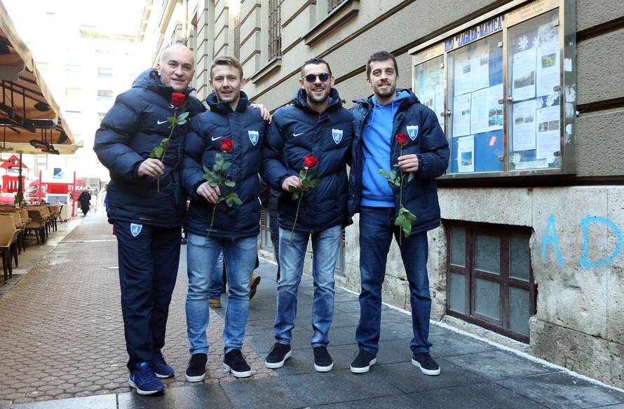 Napisao je 'Već smo u Zagrebu' pa preminuo djevojci u naručju