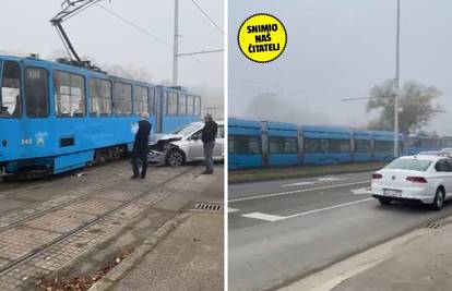 VIDEO Sudarili se tramvaj i auto na Žitnjaku: 'Čuo se jak udarac'