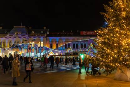 Osijek: U sklopu Andventa otvoren festival sjetla Kaleidoskop