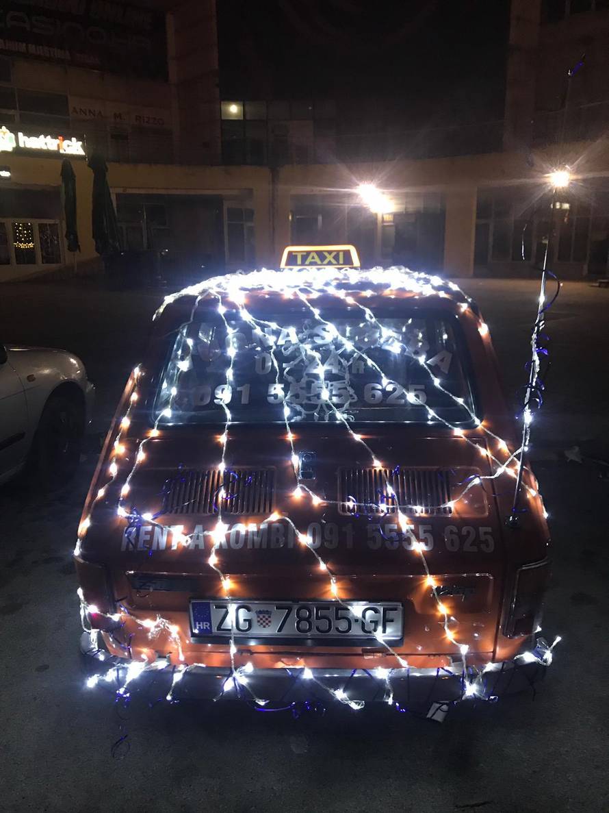 Peglica 'pegla' po Božiću: Ljudi se smiju i svi žele fotku s njom