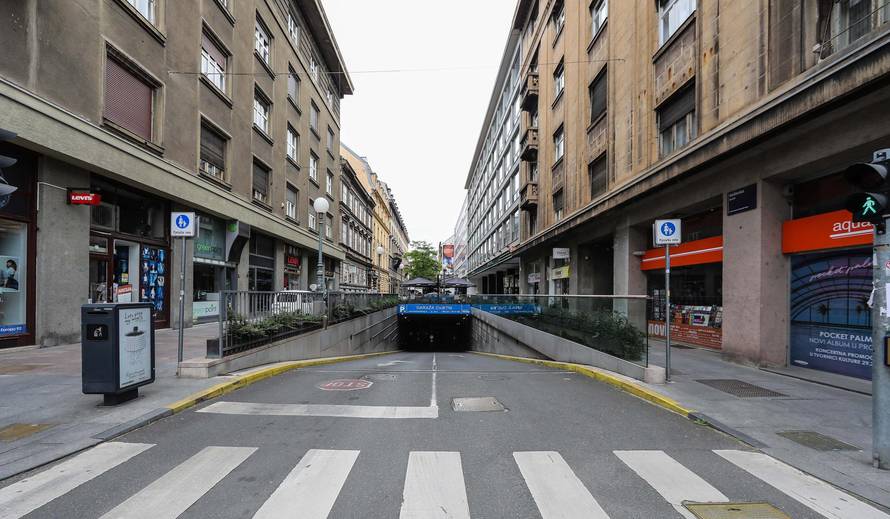 Zagreb: Ulaz u garažu Cvjetni zbog čije gradnje se prije 10 godina prosvjedovalo
