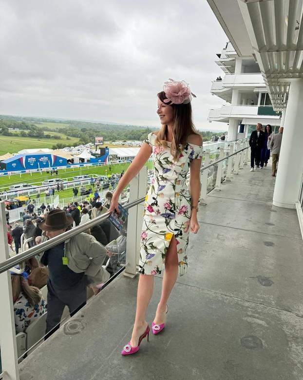 Šok u programu uživo! BBC-jeva voditeljica pokazala haltere?! 'Morao sam popiti aspirin!'