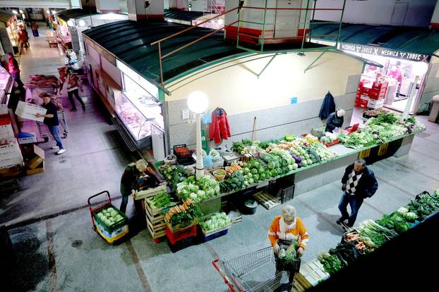Zagreb: Unutarnji dio tržnice Dolac ponovno radi