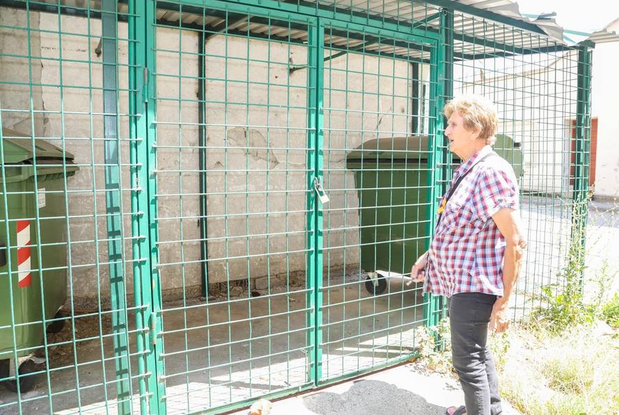 Zdenka zbog potresa živi u kontejneru: 'Traže da platim pričuvu, a zgrada je za rušenje'