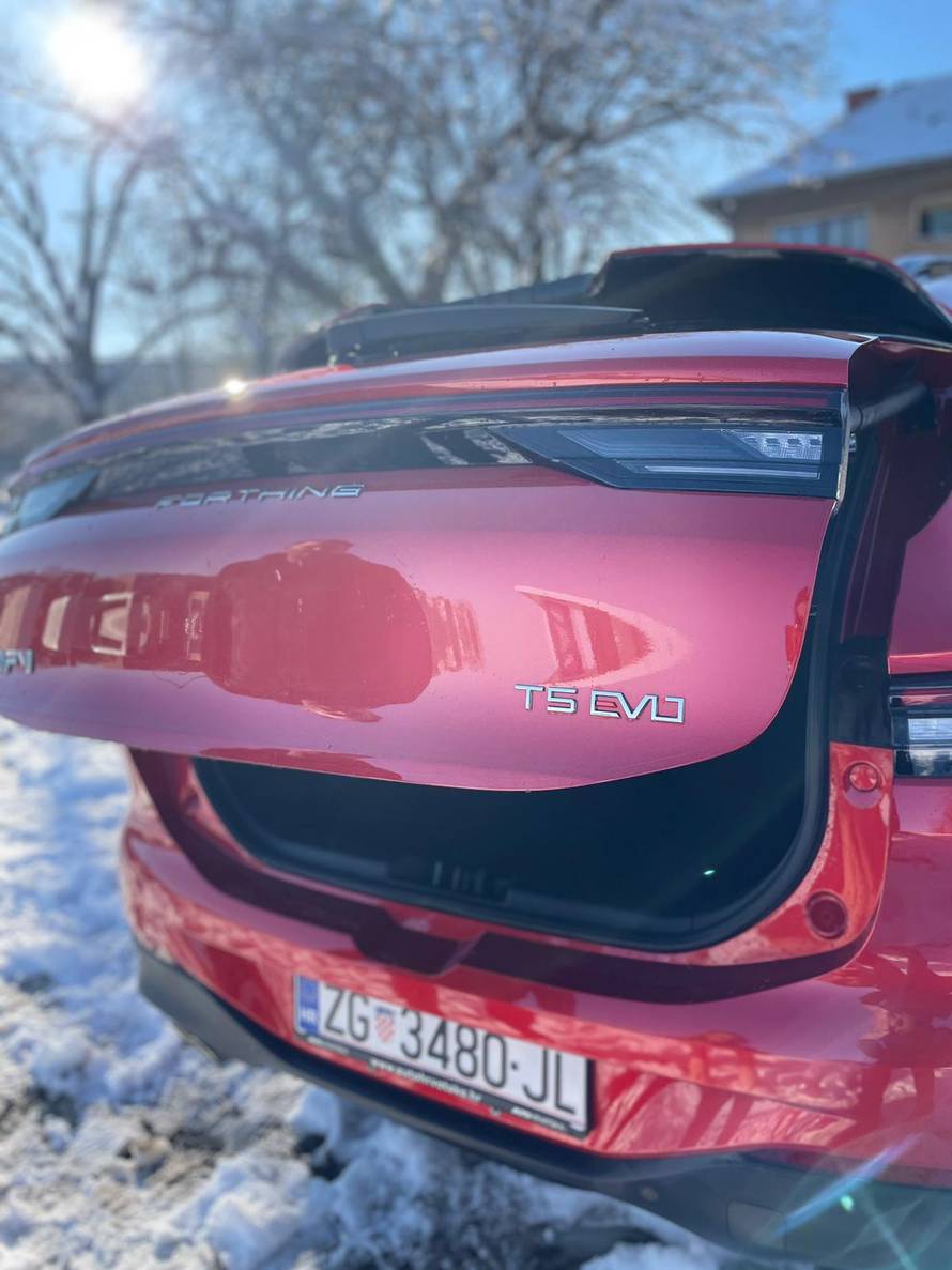 Testirali smo Forthing T5 EVO: Kineski SUV na japanski pogon za 29.990 € s hrpom opreme