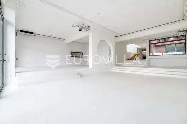 FOTO Nikolina Pišek još uvijek nudi vilu u Zagrebu! Najam bio skočio na 8000 €. Zavirite u nju