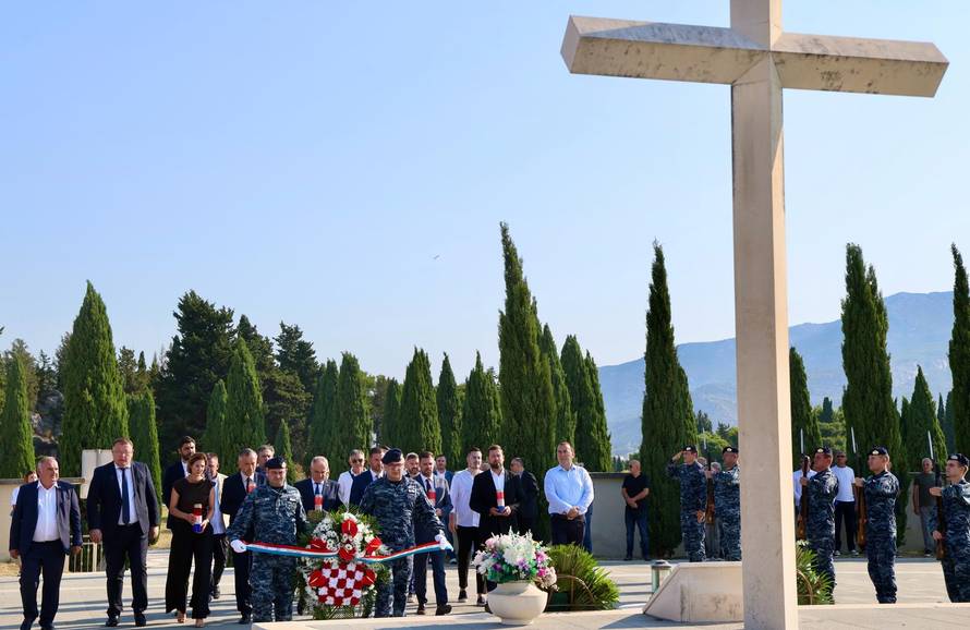 Split: Položeni vijenci povodom Dana pobjede i domovinske zahvalnosti, Dana hrvatskih branitelja i 31. obljetnice VRO Oluja