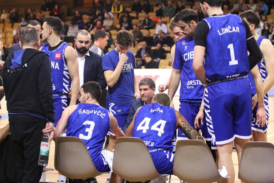 Rijeka: Košarkaška utakmica KK Kvarner-KK Cibona