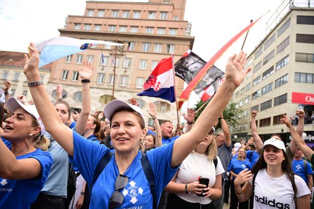 Zagreb: Dolazak hodočasnika Antunovskog hoda na Trg bana Josipa Jelačića