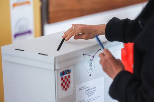 Do 11:30 glasovalo je malo više od pola milijuna birača: Odaziv slabiji u odnosu na 2021. godinu