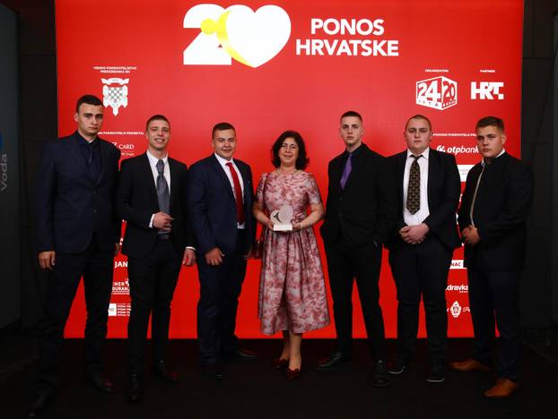 Zagreb: Svečana dodjela nagrade Ponos Hrvatske, fotografiranje prije početka dodjele 